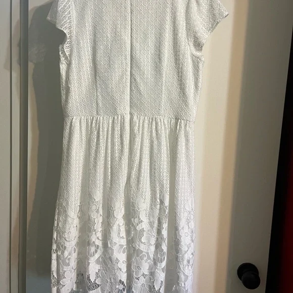 NWT Loft brand white lacy dress, size 8. Pictures don’t do this dress justice! - Picture 6 of 7